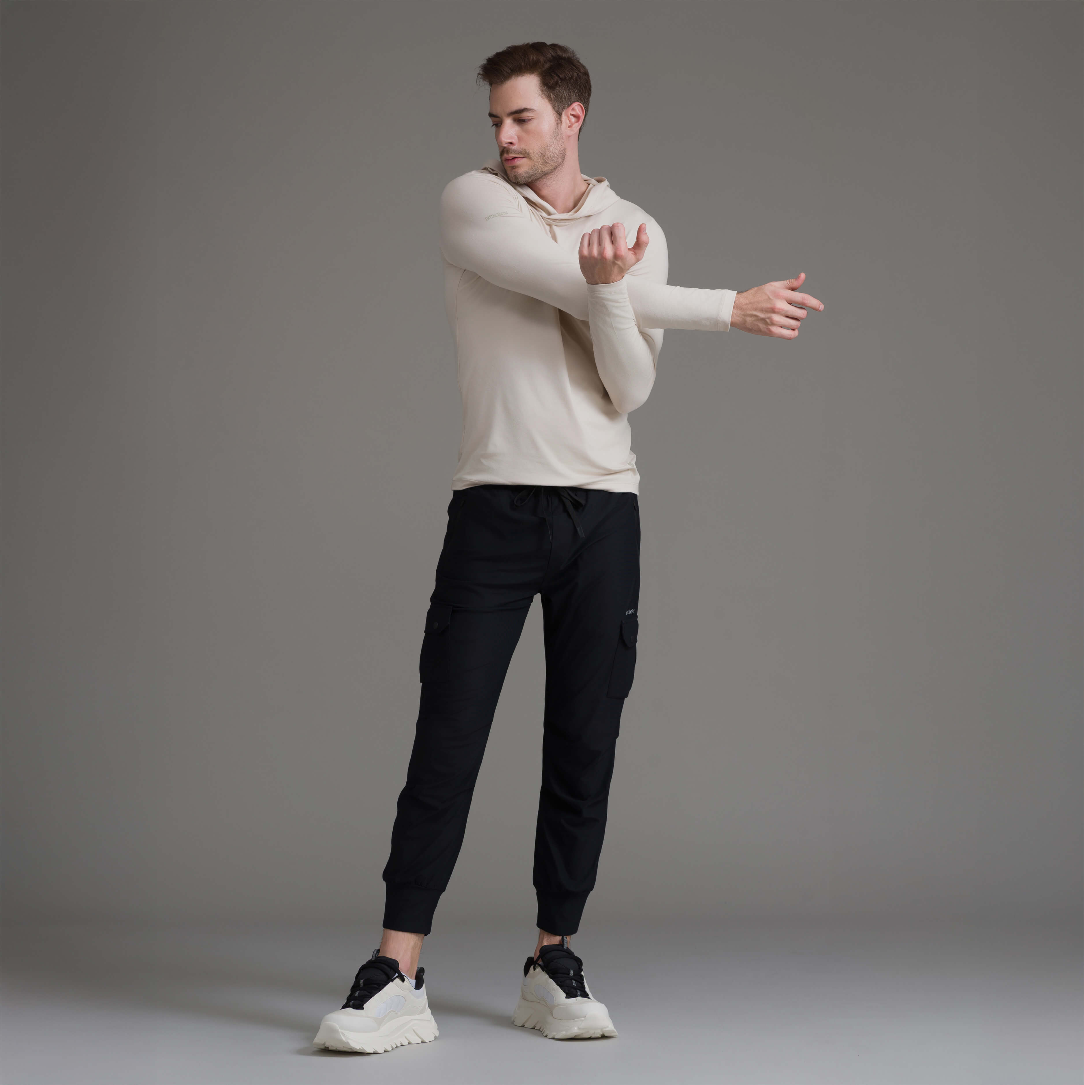 hoodie-deportiva-ligera-hombre-quest-light-atlekx.