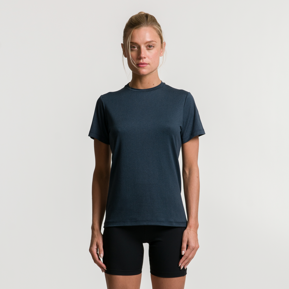 Camiseta casual mujer ATLEKX azul marino, cuello redondo y manga corta; con short negro