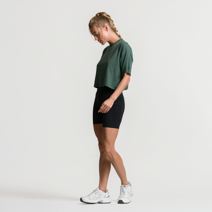 Playera casual corta verde para mujer, manga corta y cuello redondo, vista lateral