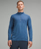 Pullover multi-purpose de color azul, vista frontal.