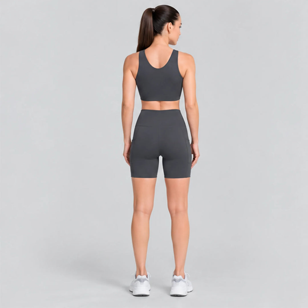 Conjunto deportivo de top racer sin mangas y short biker ajustado, negro