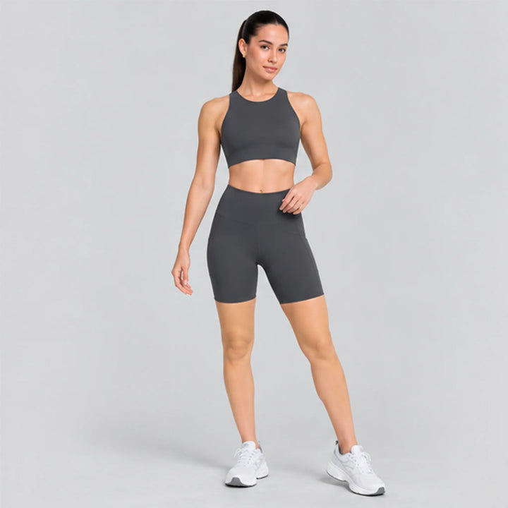 Conjunto deportivo de top sin mangas y short biker ajustado, color negro