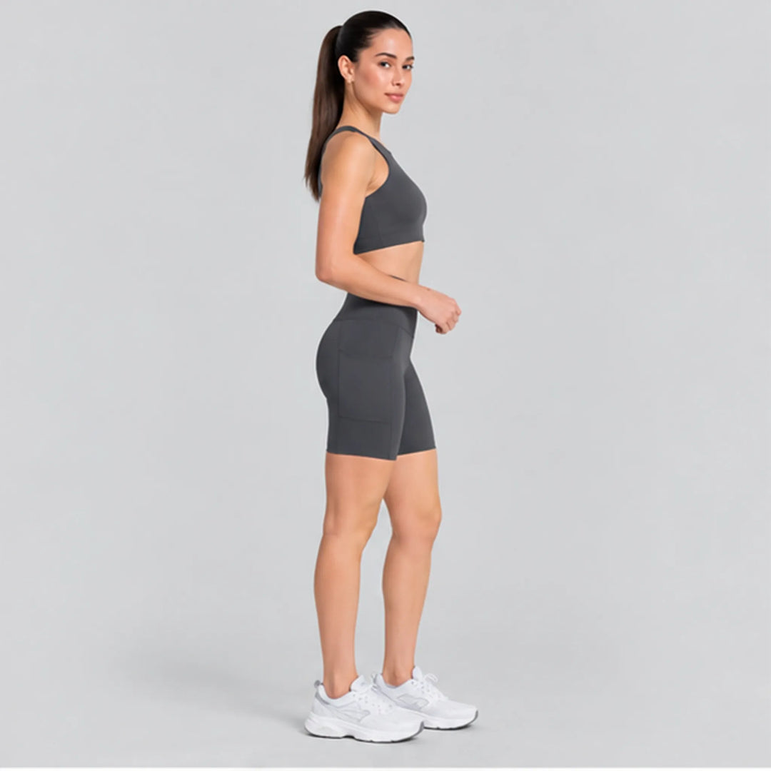 Conjunto deportivo de top sin mangas y short biker ajustado, color negro