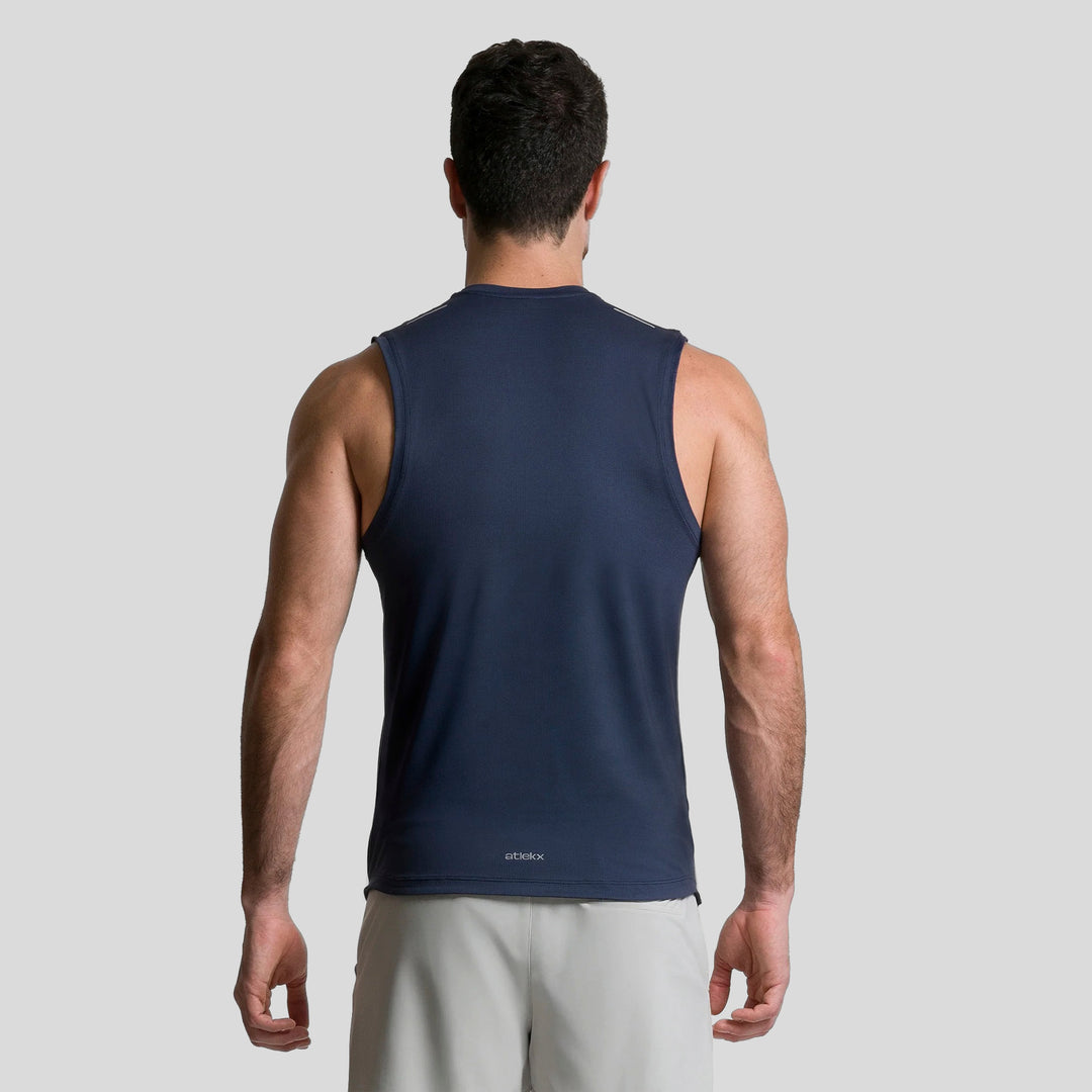 Camiseta deportiva sin mangas azul marino vista trasera, cuello redondo