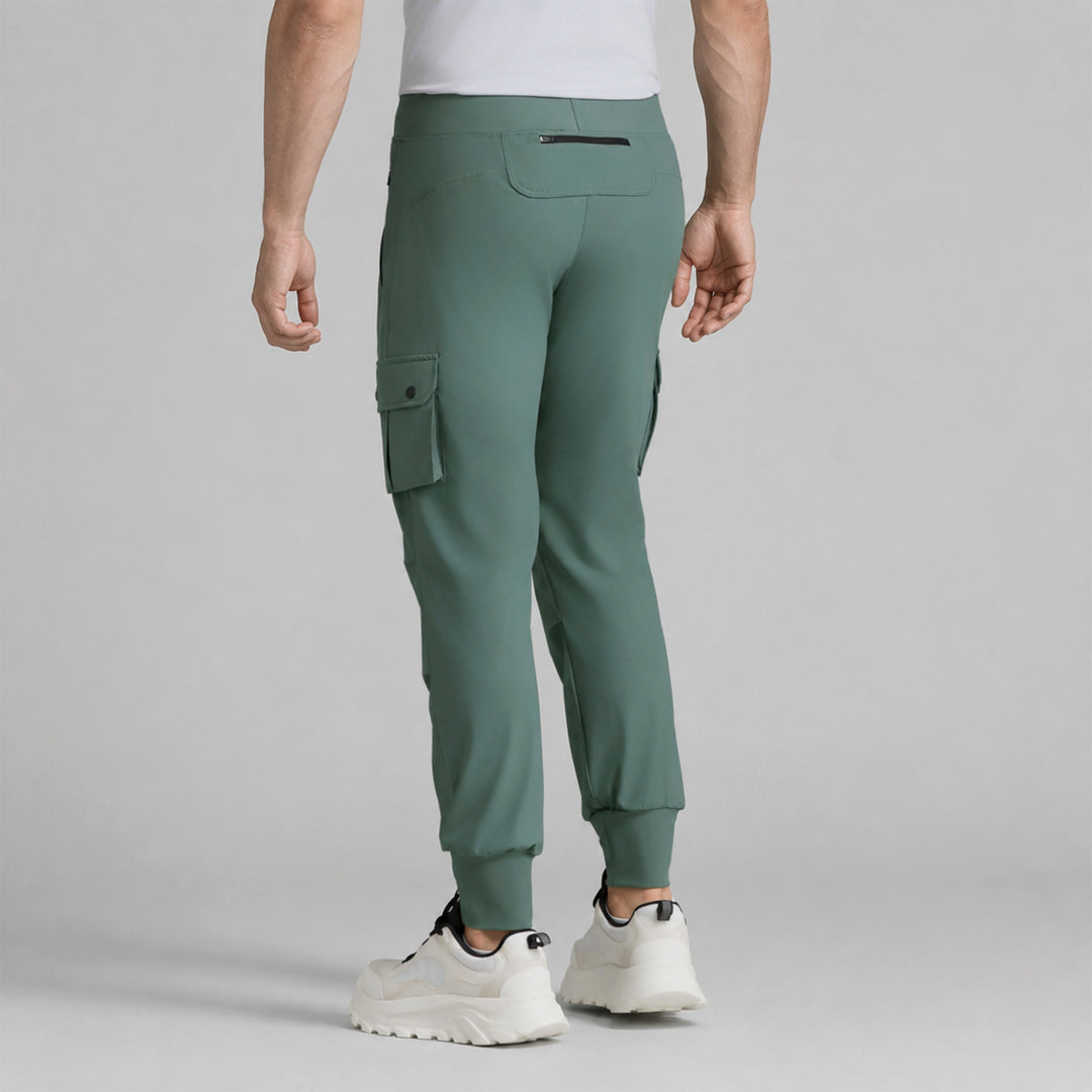 Pantalón jogger cargo verde con bolsillos en las piernas y puño en tobillo