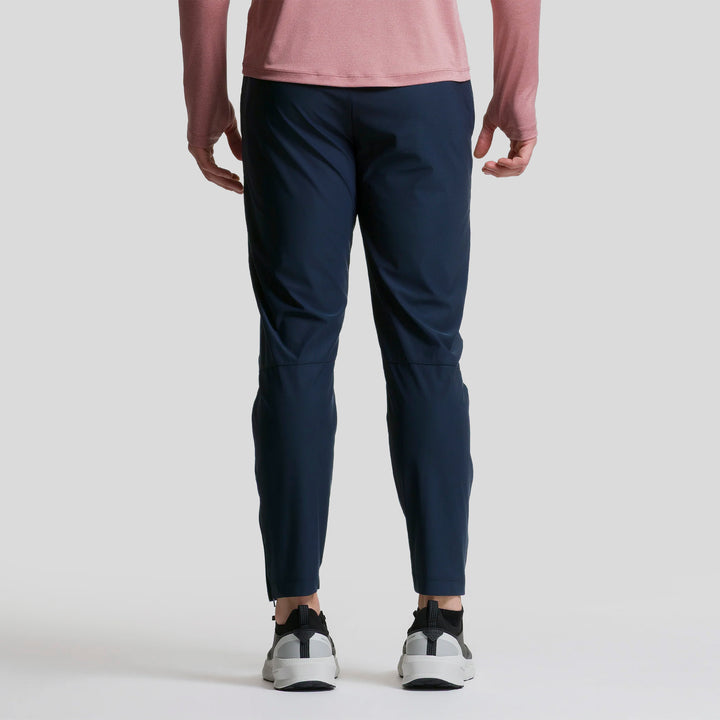 Pantalón deportivo de hombre azul marino con dobladillo y bajos ajustados