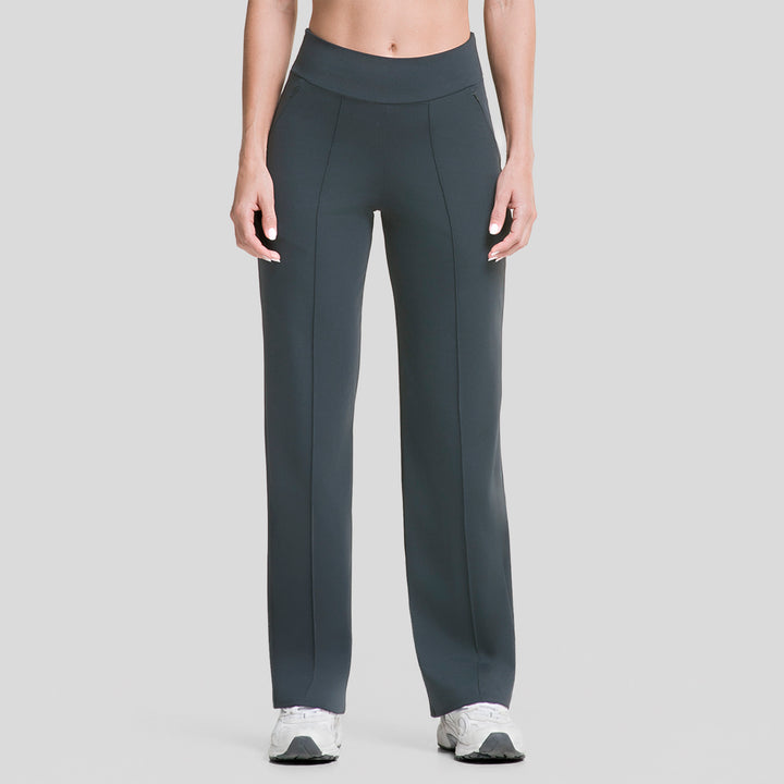 Pantalón deportivo mujer pierna ancha color verde oscuro, cintura elástica y corte recto