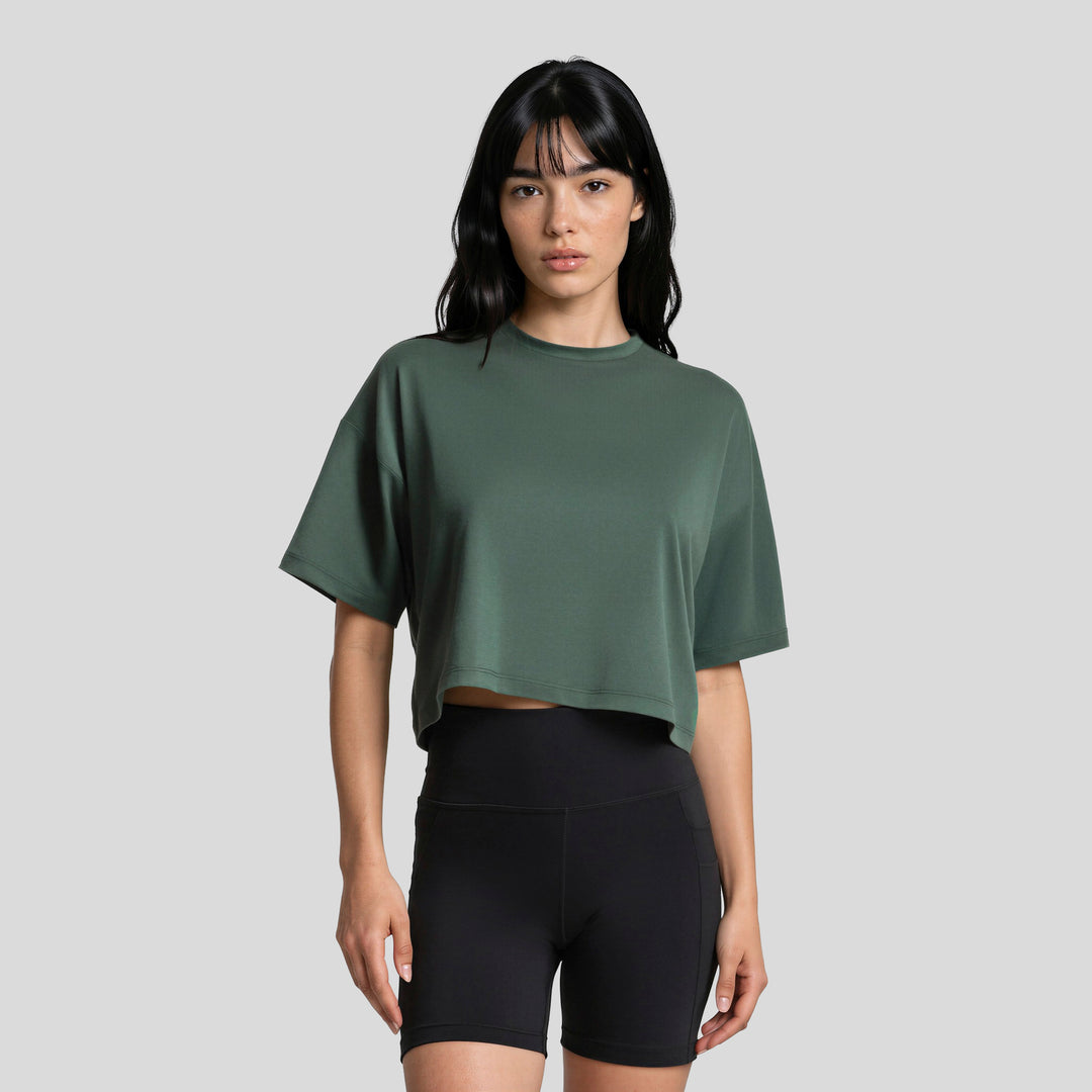 Playera corta casual mujer verde oscuro, dobladillo recortado y cuello redondo