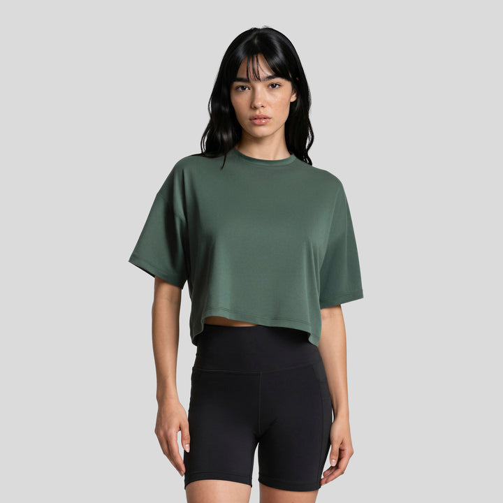Playera corta casual mujer verde oscuro, dobladillo recortado y cuello redondo