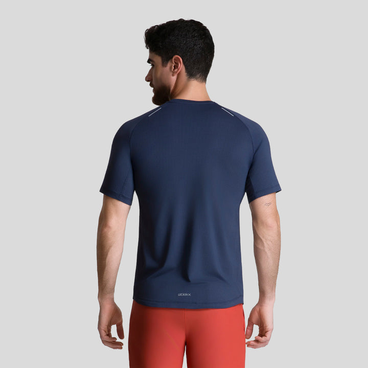 Playera deportiva azul marino para hombre vista trasera, cuello redondo