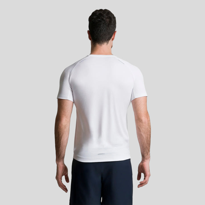 Playera deportiva blanca para hombre vista trasera, manga corta