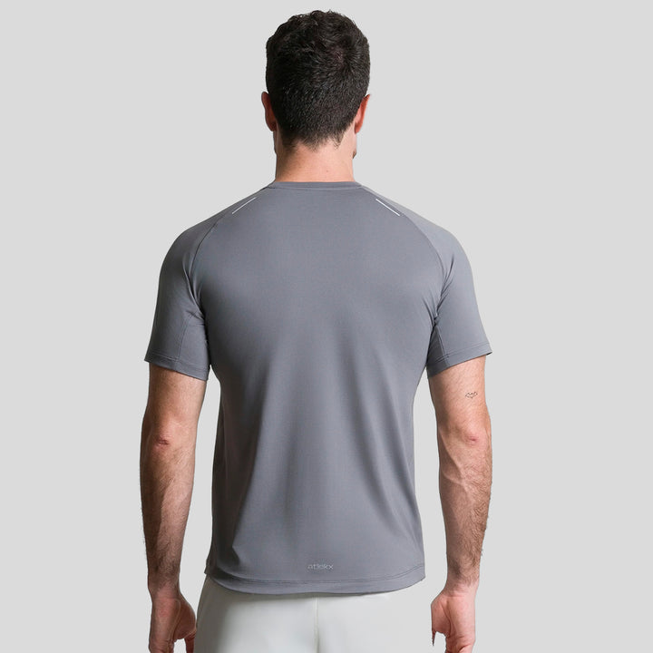 Playera deportiva de hombre gris oscuro vista trasera, cuello redondo y manga corta