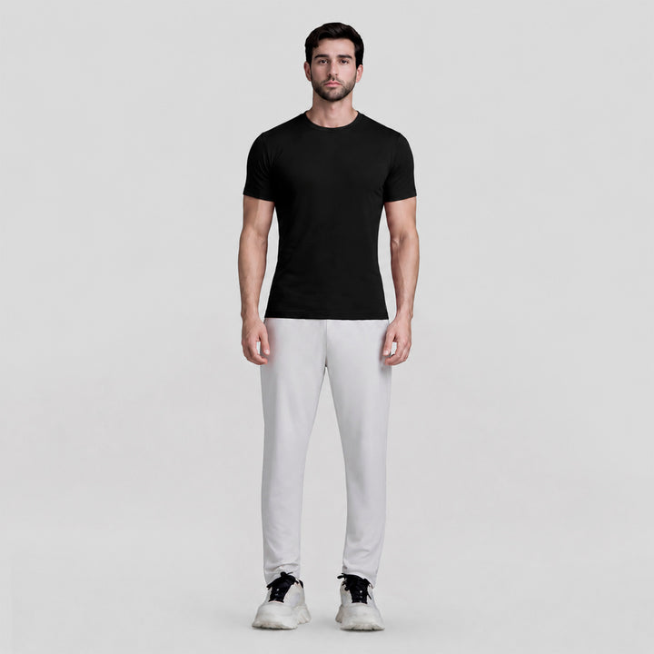 Playera casual de hombre negra con cuello redondo y manga corta, vista frontal