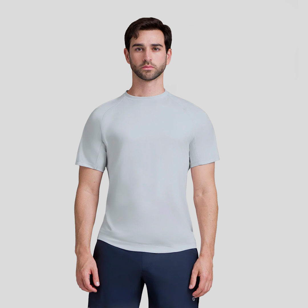 Playera deportiva de hombre azul claro, cuello redondo y manga corta