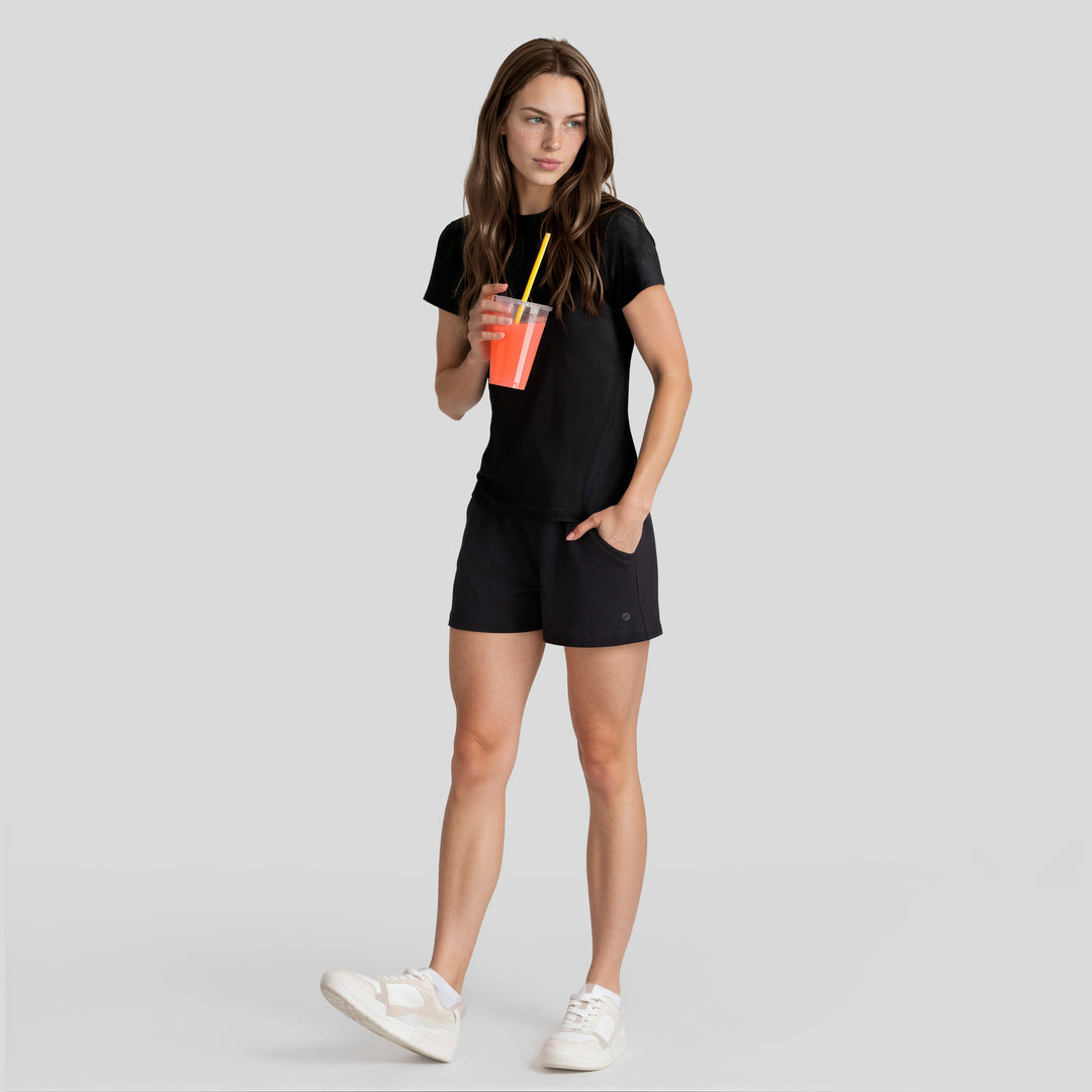 Playera casual de mujer negra, manga corta y cuello redondo