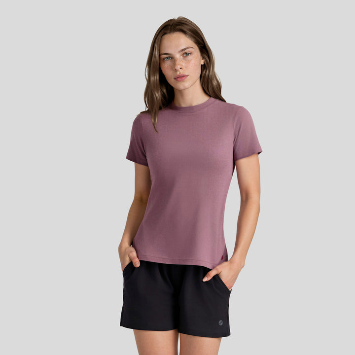 Playera casual de mujer morada, vista frontal de manga corta