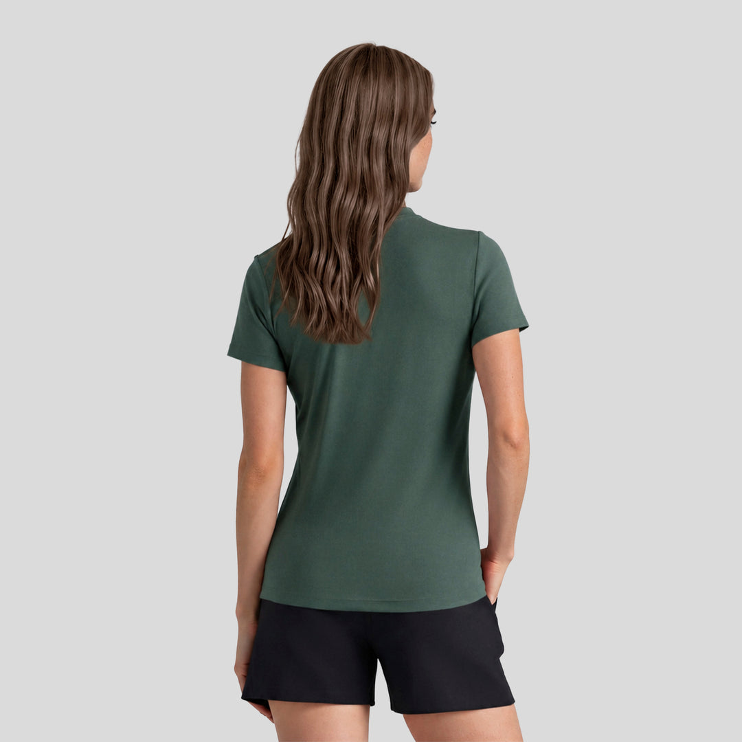 Playera casual de mujer verde oscura, vista trasera con manga corta