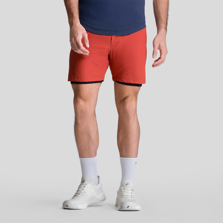 Short deportivo 2 en 1 para hombre rojo, vista frontal con malla interior negra
