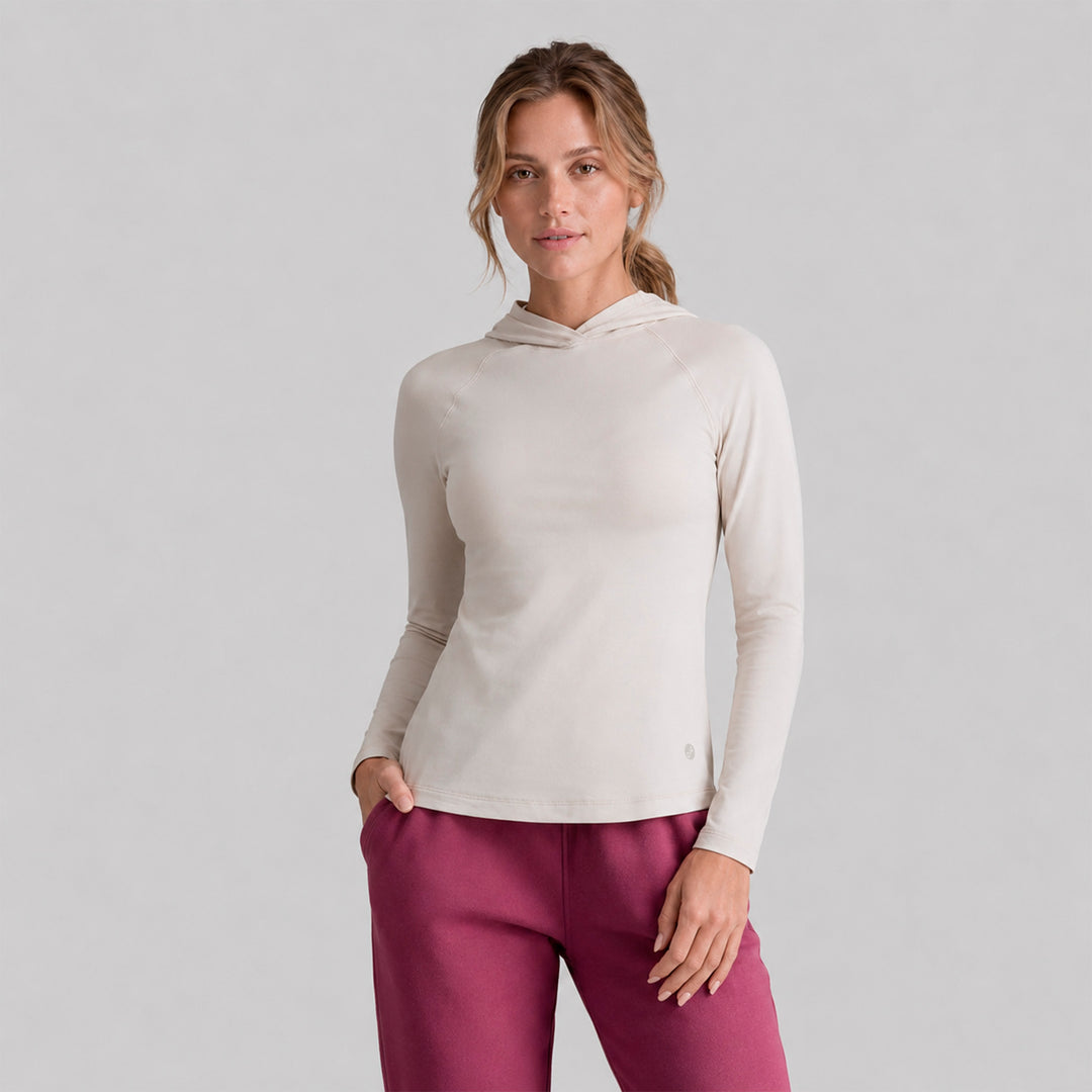 Sudadera deportiva ligera beige con capucha y bajo ligeramente curvado