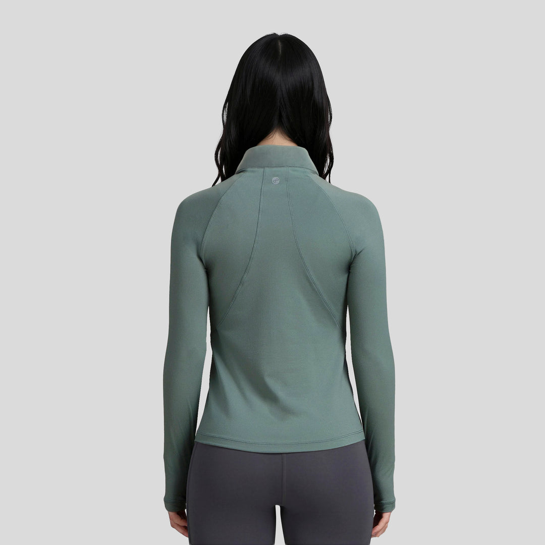 Sudadera deportiva verde con media cremallera, vista trasera y manga larga