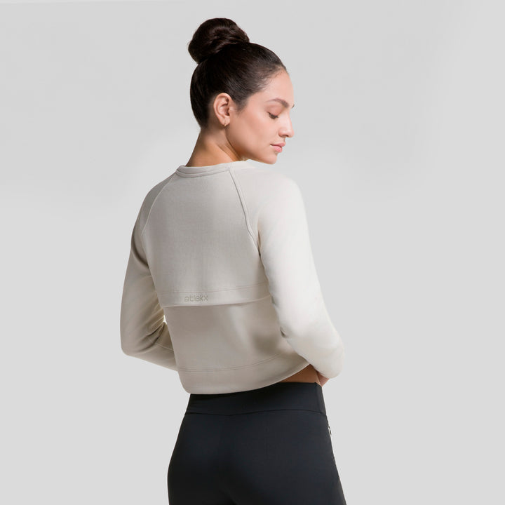 Sudadera corta beige Parchment de mujer con espalda completa y costuras raglán